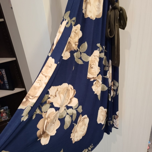 Blue Floral Dress with belt tie - Picture 2 of 4